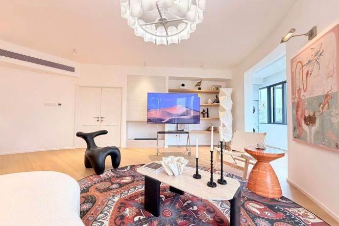 Spacious 2BR Apartment in Old Xuhui (L9/L12)