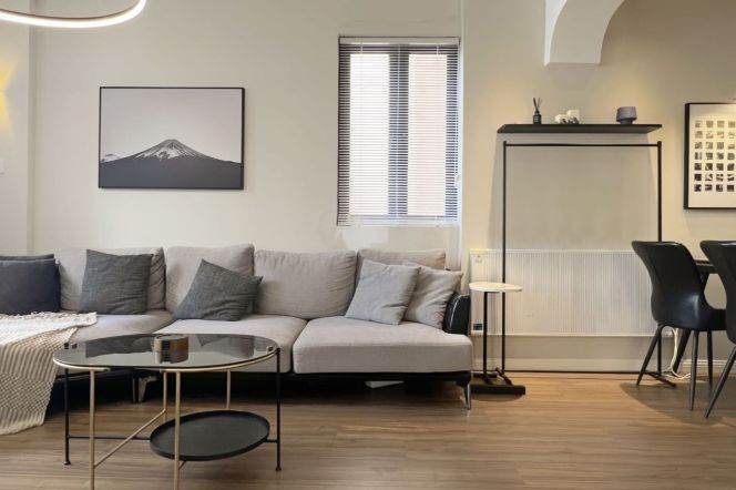 Spacious 1BR Apartment in Jing'an (L2/L12/L13)