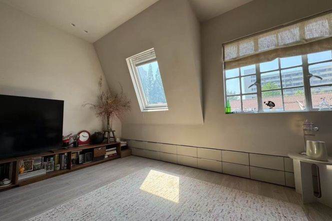 Spacious 1BR Lane House near Xintiandi Metro with Terrace (L10/L13)