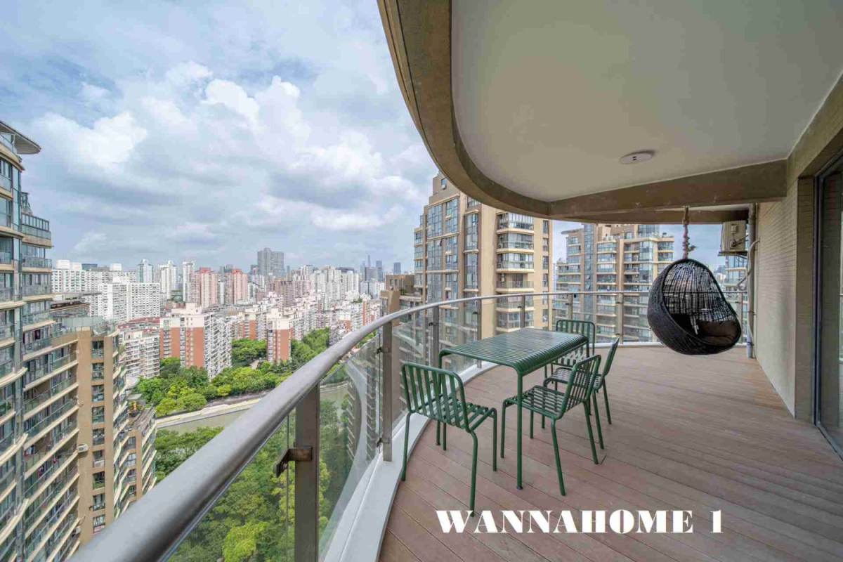 Housing image — Balcony