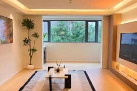 Spacious 2BR Apartment near Jiaotong University Metro (L10/L11)