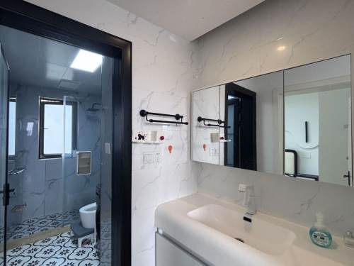 Housing image — Bathroom