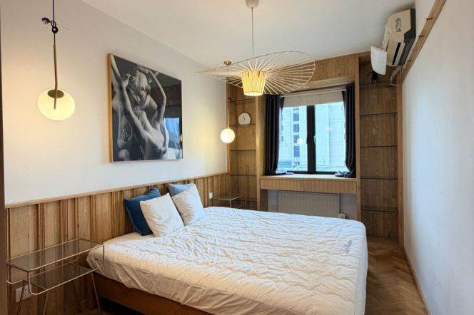 1BR Apartment near Plaza 66 (L2/L7/L14)