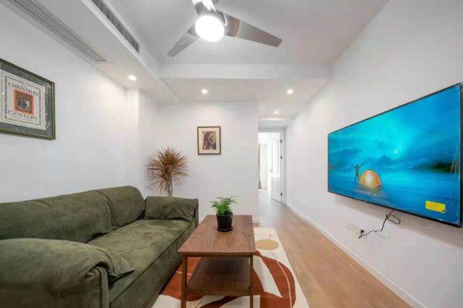 1BR Apartment in Jing'an (L14)