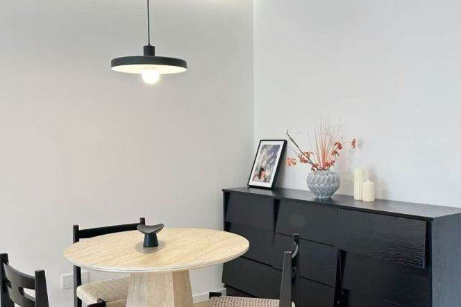 1BR Apartment in Xujiahui (L1/L9/L11)