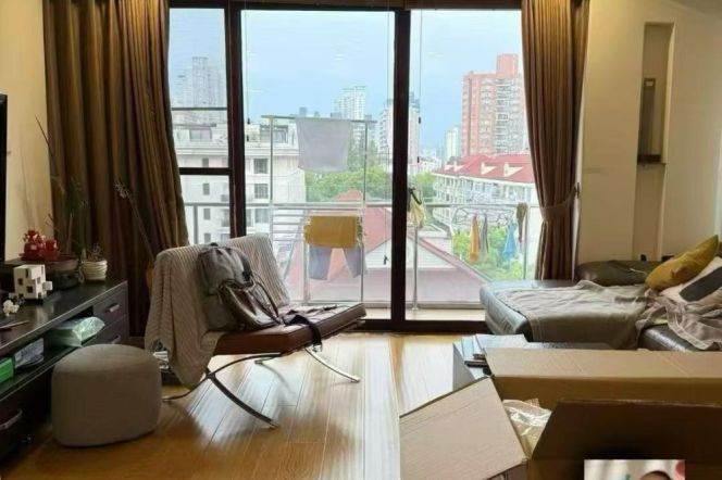 3BR Apartment in Old Xuhui with Floor-to-Ceiling Windows (L10/L11)
