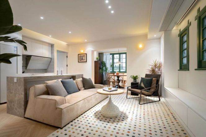 2BR Apartment near Jiangsu Rd Metro (L2/L11)