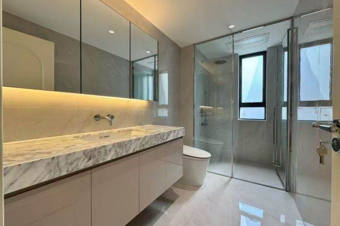 4BR Apartment near Lujiabang Rd Metro (L8/L9)