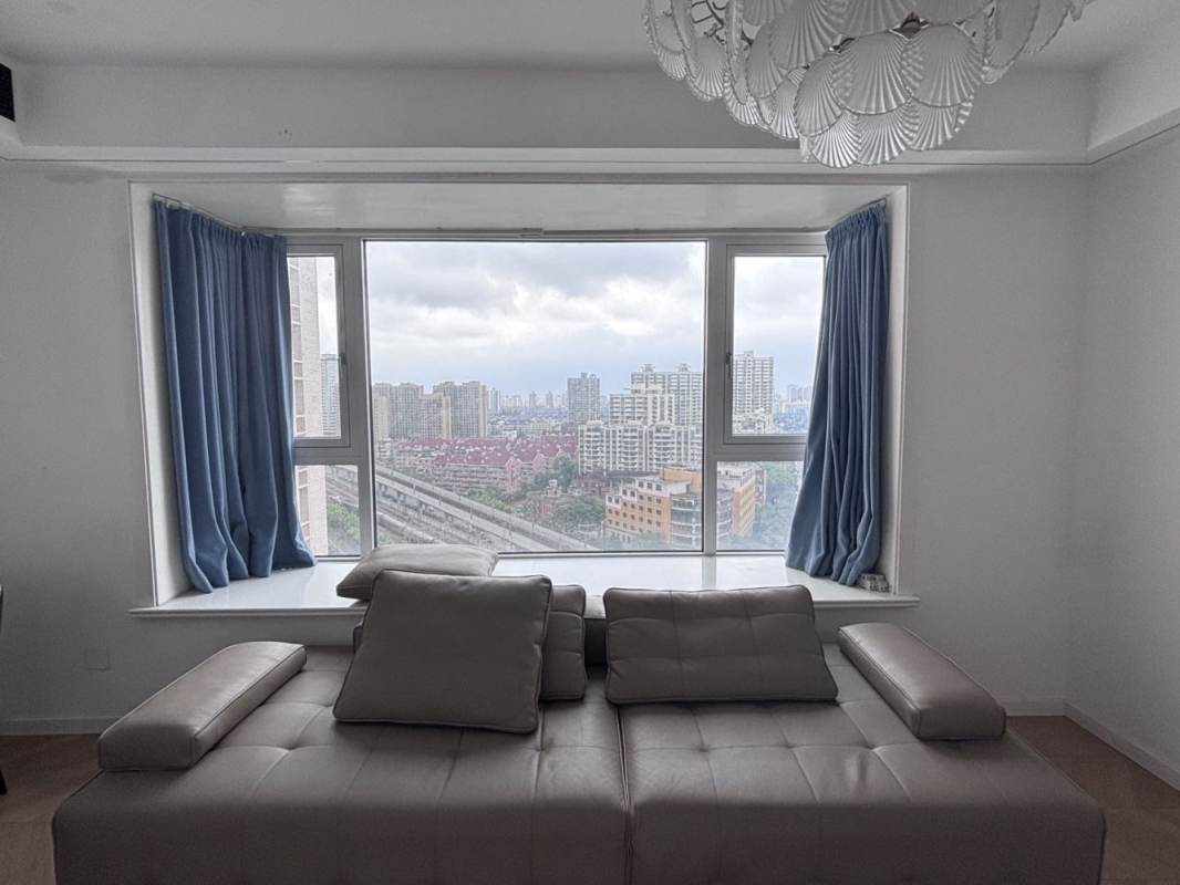Housing image — Living Room