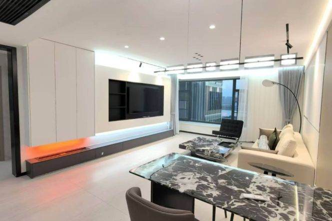 3BR Apartment near Lujiazui No.1 with Floor-to-Ceiling Windows (L14)