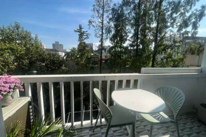Spacious 2BR Apartment in Old Xuhui with Terrace (L1/L10)