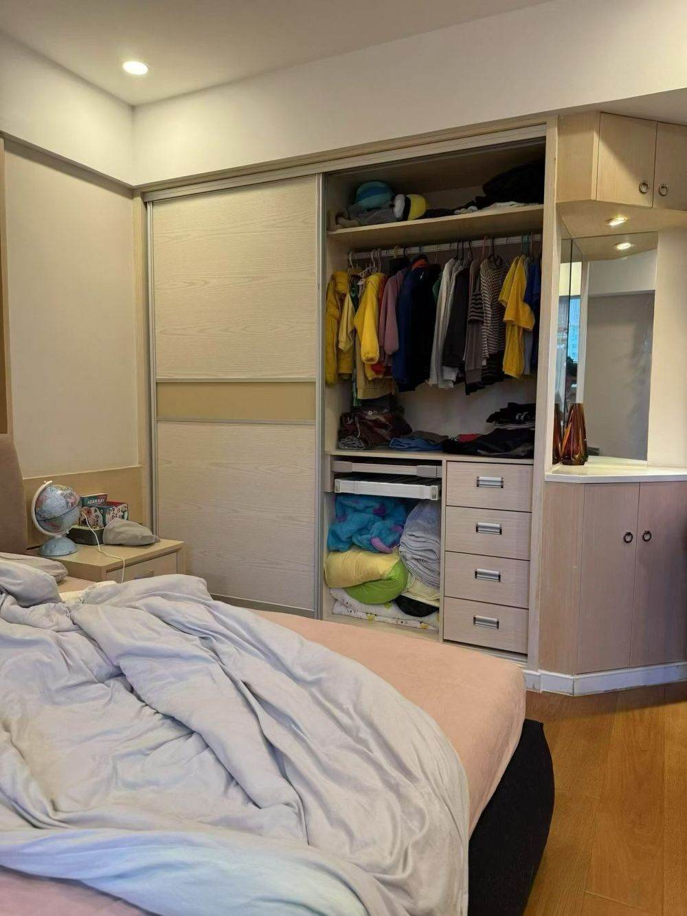 Housing image — Bedroom