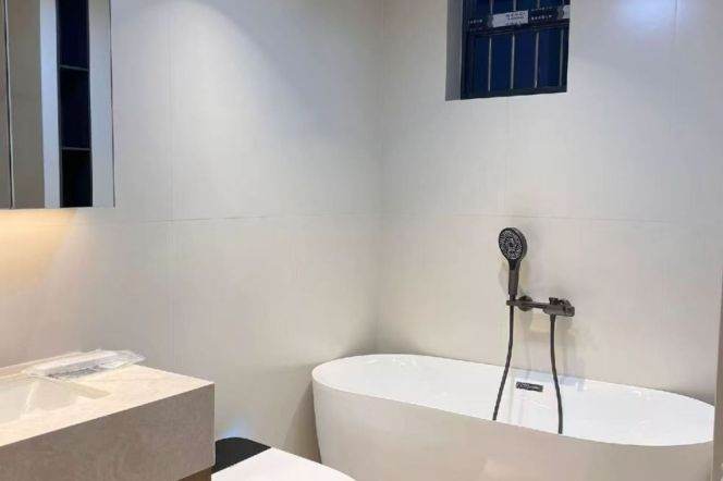 Spacious 2BR Apartment near Jiaotong University Metro (L10/L11)