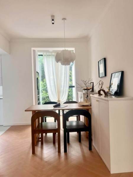 Housing image — Dining Area