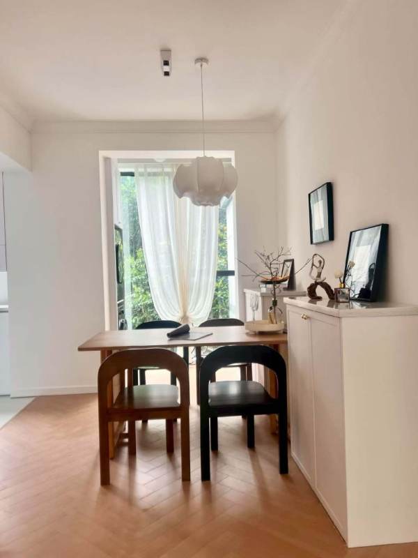 Housing image — Dining Area