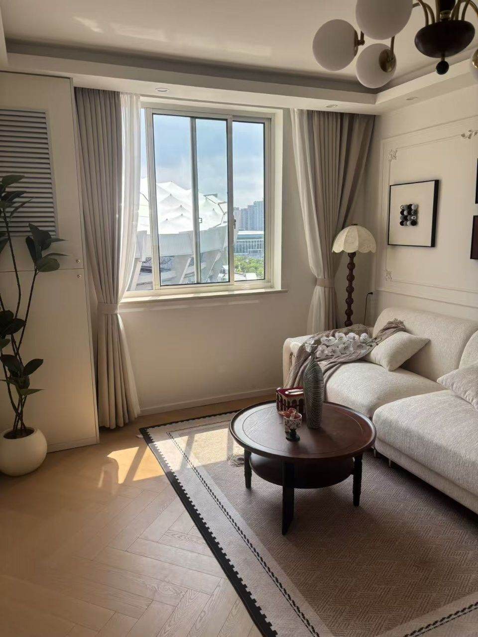 Housing image — Living Room