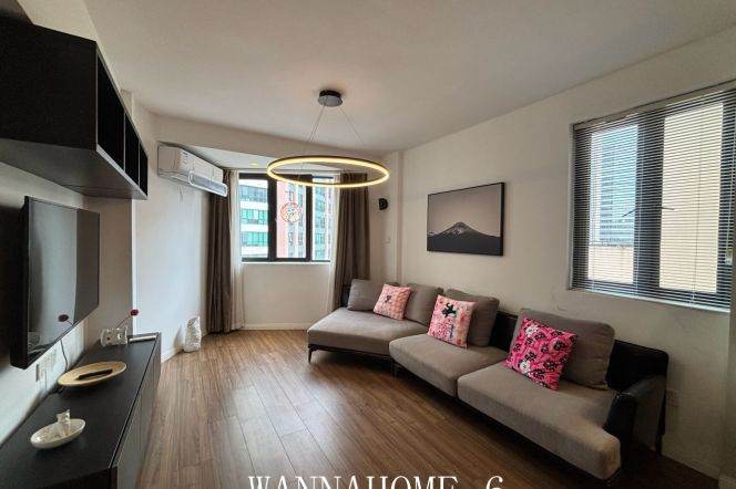 Spacious 1BR Apartment in Jing'an (L2/L12/L13)
