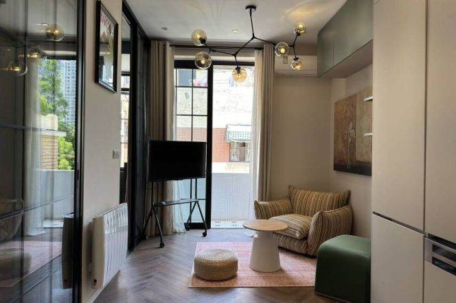 High-Ceiling Historic 2BR Lane House at Jing'an Villa (L2/L12/L13)