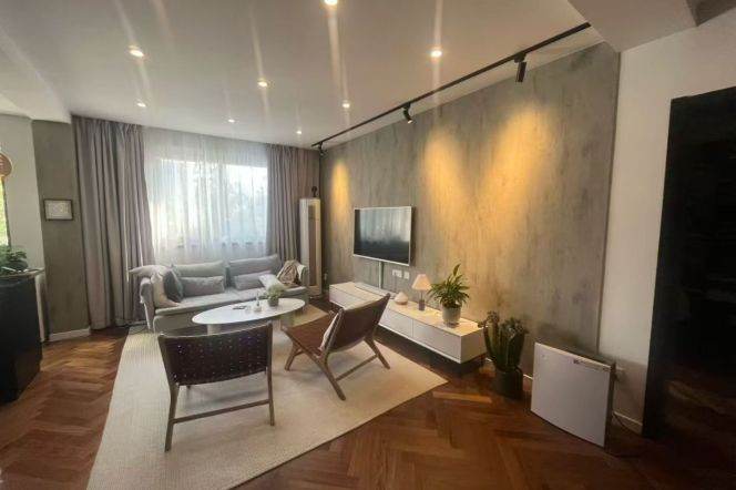 Spacious 2BR Apartment in Old Xuhui with Terrace (L1/L10)