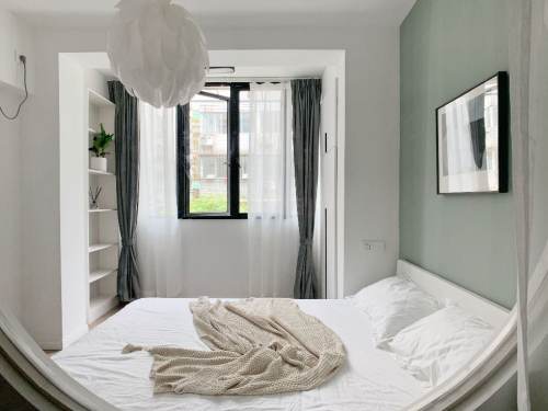 Housing image — Bedroom
