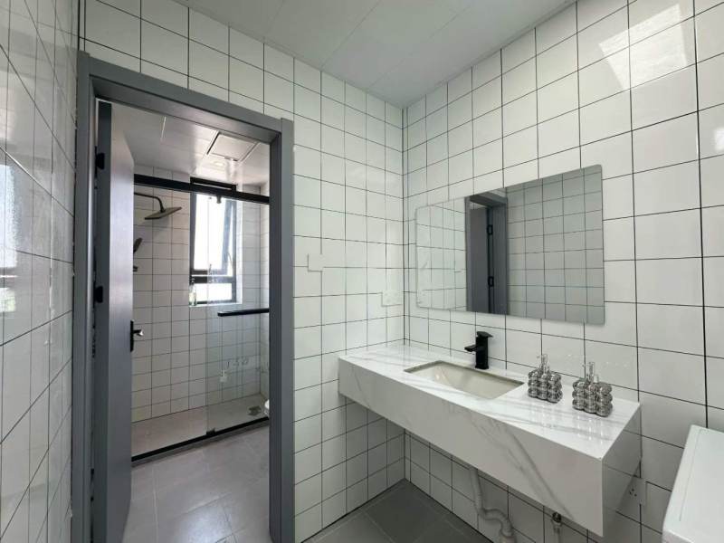 Housing image — Bathroom
