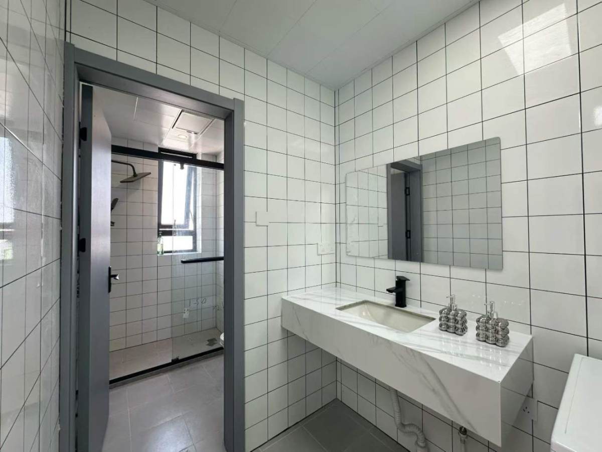 Housing image — Bathroom