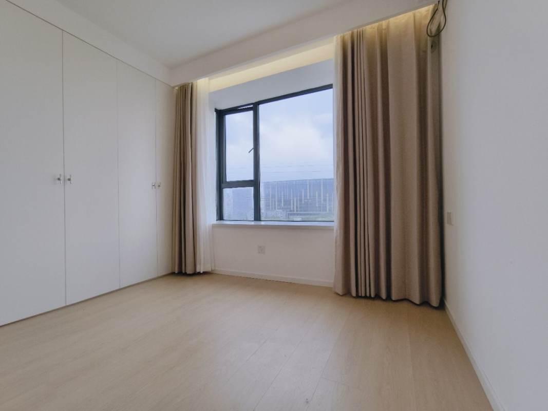 Housing image — Bedroom