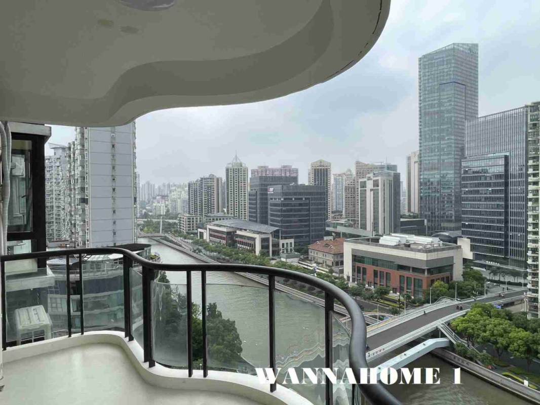 Housing image — Balcony