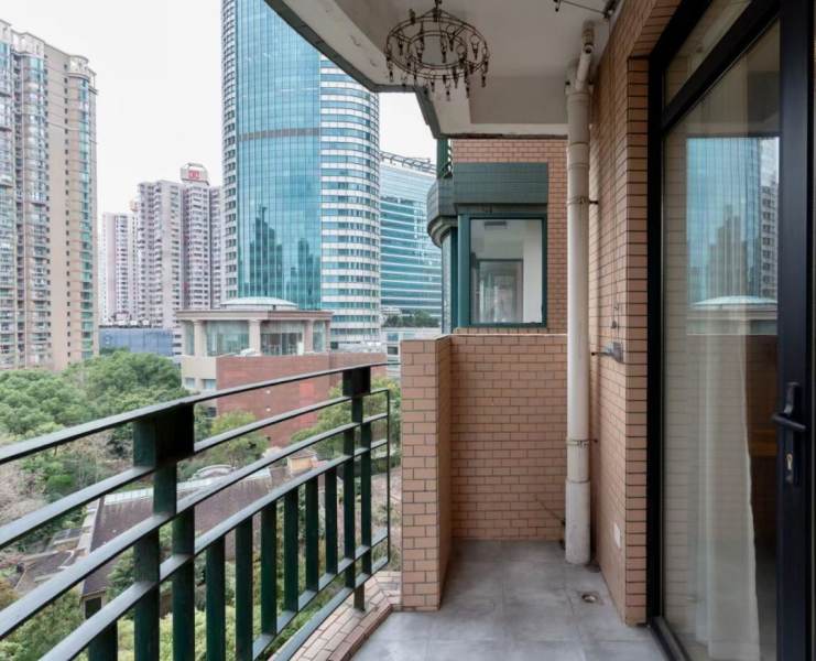 Housing image — Balcony