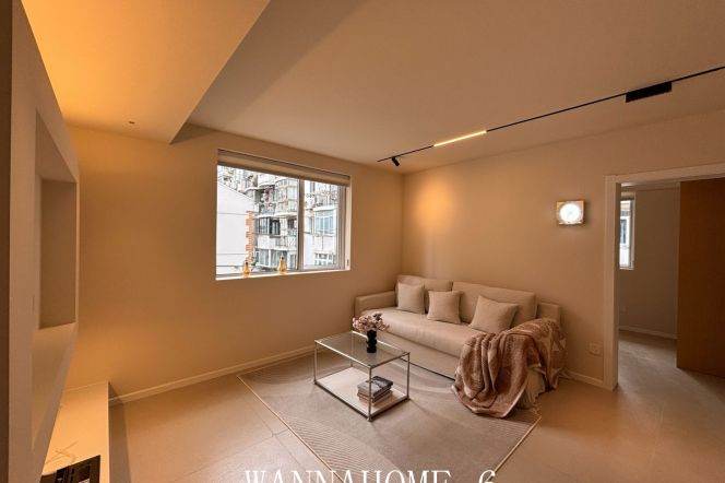 2BR Apartment in Jing'an (L7)