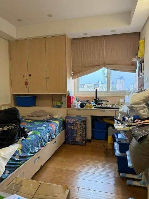 Housing image — Bedroom