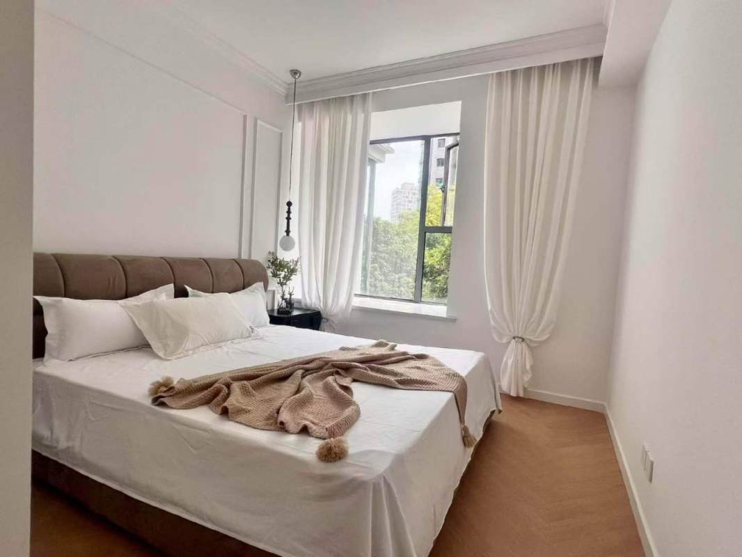 Housing image — Bedroom