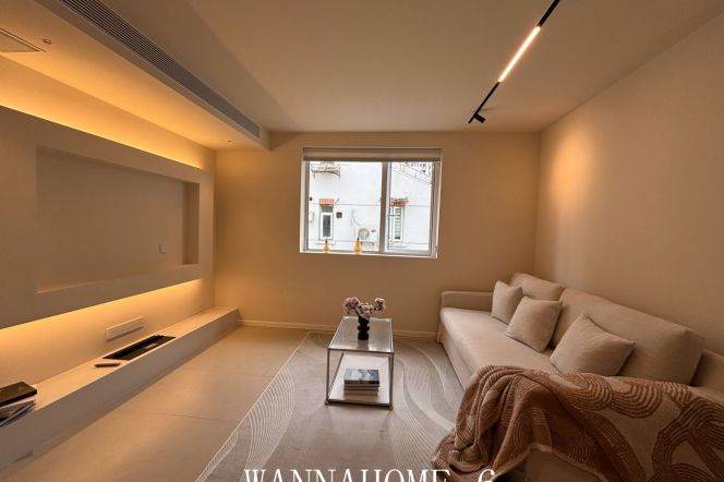 2BR Apartment in Jing'an (L7)