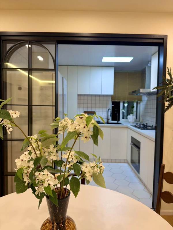 Housing image — Kitchen