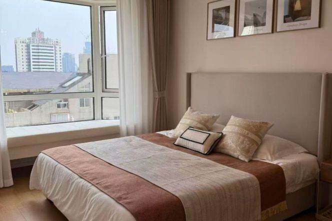 High-Floor 3BR Apartment near SML Center with Outstanding View (L9/L12)