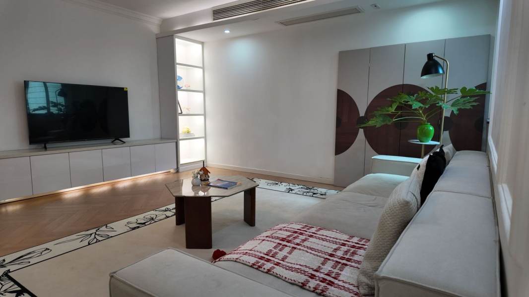 Housing image — Living Room