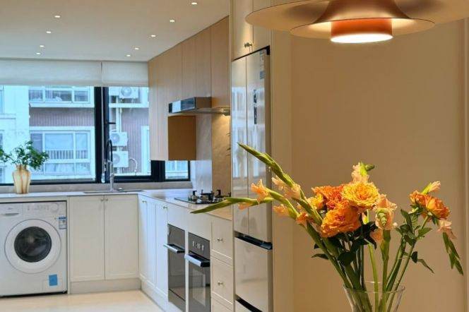 Spacious 2BR Apartment in Gubei (L10/L15)