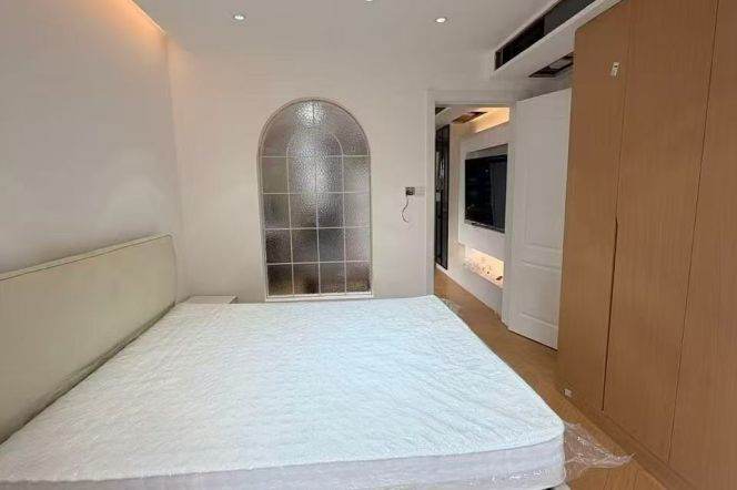 1BR Apartment in Hongqiao CBD (L2)