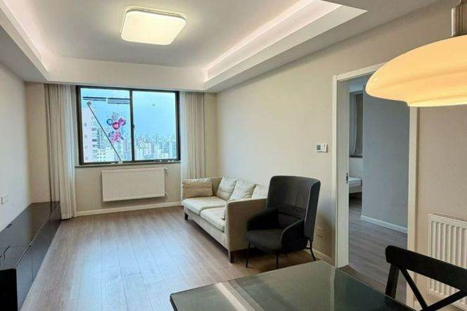 High-Floor 2BR Apartment near Xujiahui Park (L7/L9)