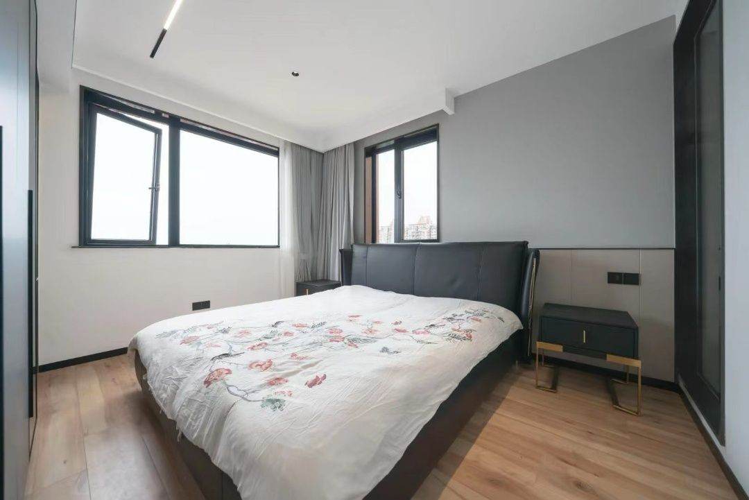 Housing image — Bedroom