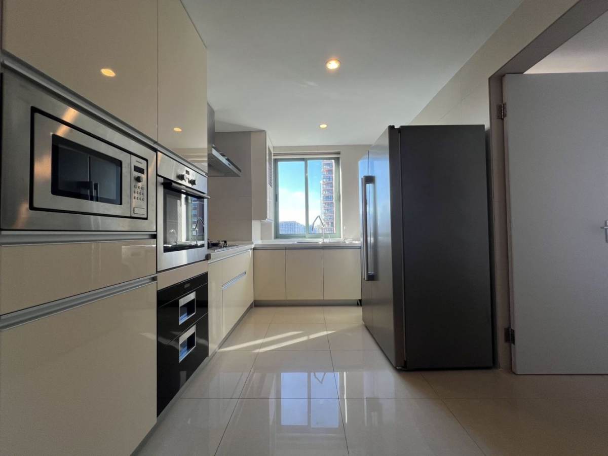 Housing image — Kitchen