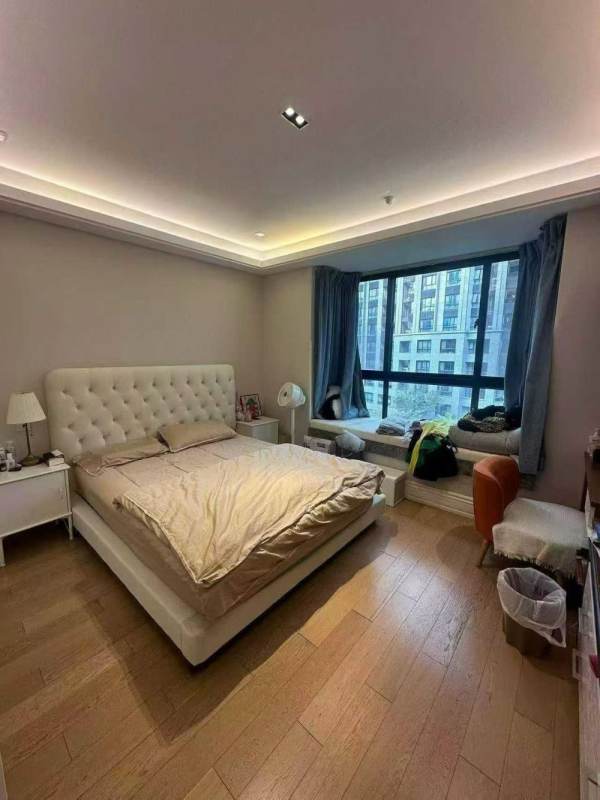 Housing image — Bedroom