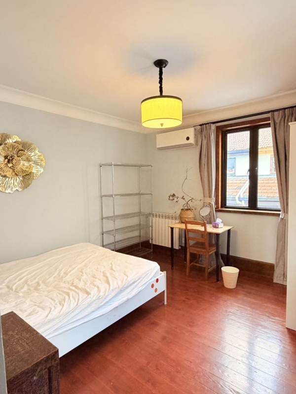 Housing image — Bedroom