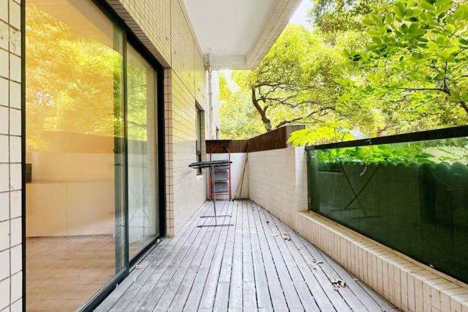 3BR Apartment at Ambassy Court (L1/L7/L10)