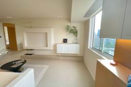 High-Floor 2BR Apartment near Hongqiao Rd Metro