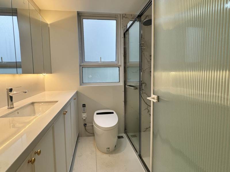 Housing image — Bathroom