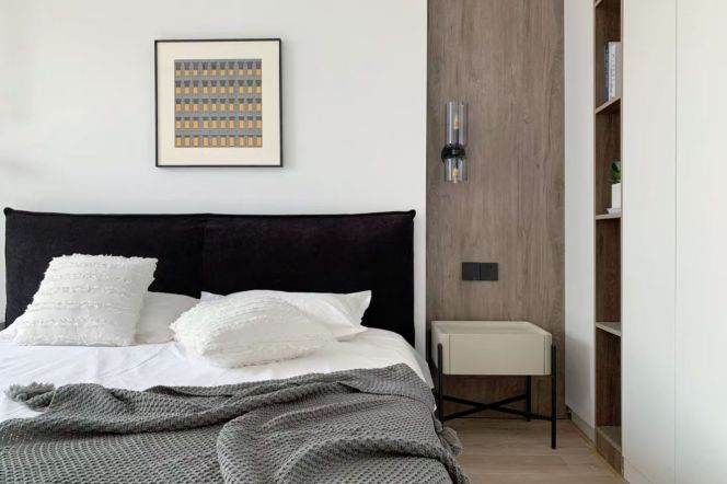 High-Floor Spacious 2BR Apartment near Hongqiao Rd Metro (L3/L4/L10)