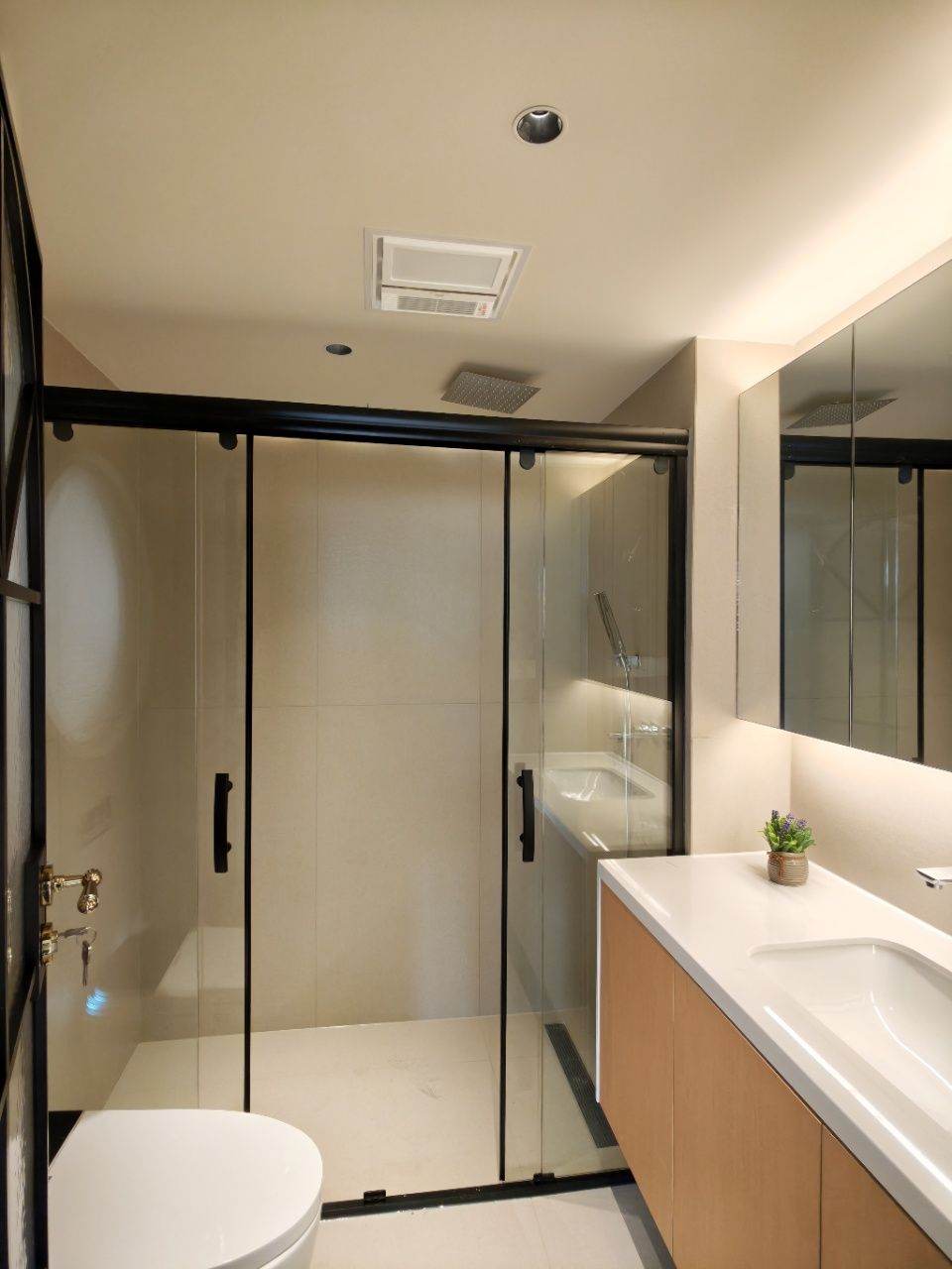 Housing image — Bathroom