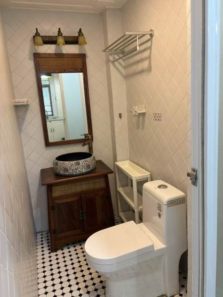 Housing image — Bathroom