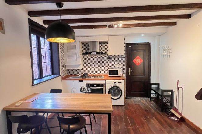 Historic High-Ceiling 2BR Lane House in Old Xuhui (L9/L12)